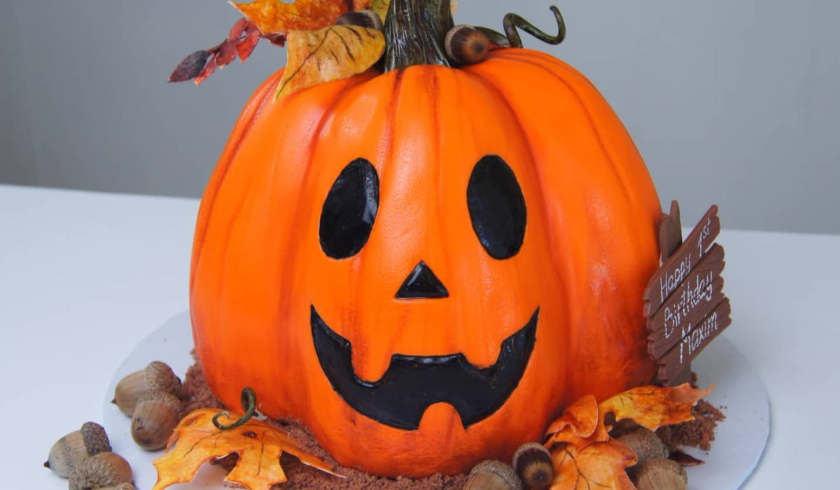 Creating a Beautiful Pumpkin-Shaped Cake
