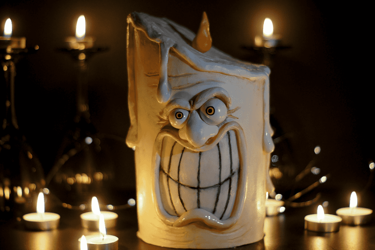 How to Make a Grumpy Candle Cake